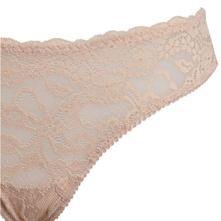 Brasiliana in pizzo color nudo