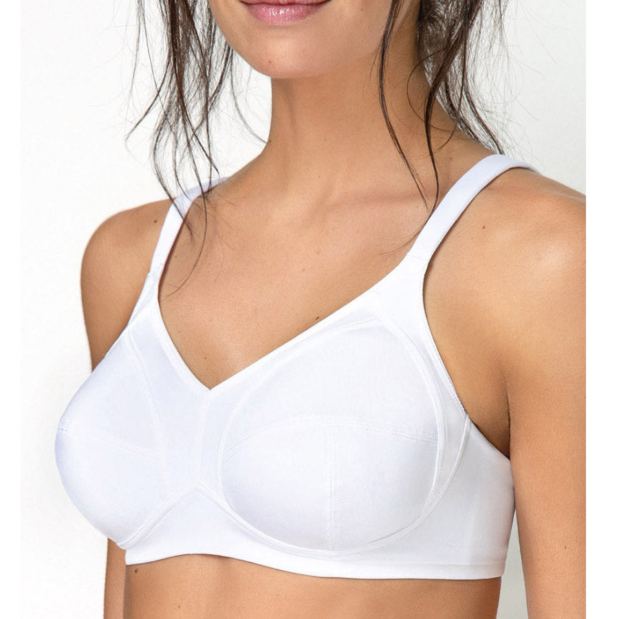 Ragazza in reggiseno bianco