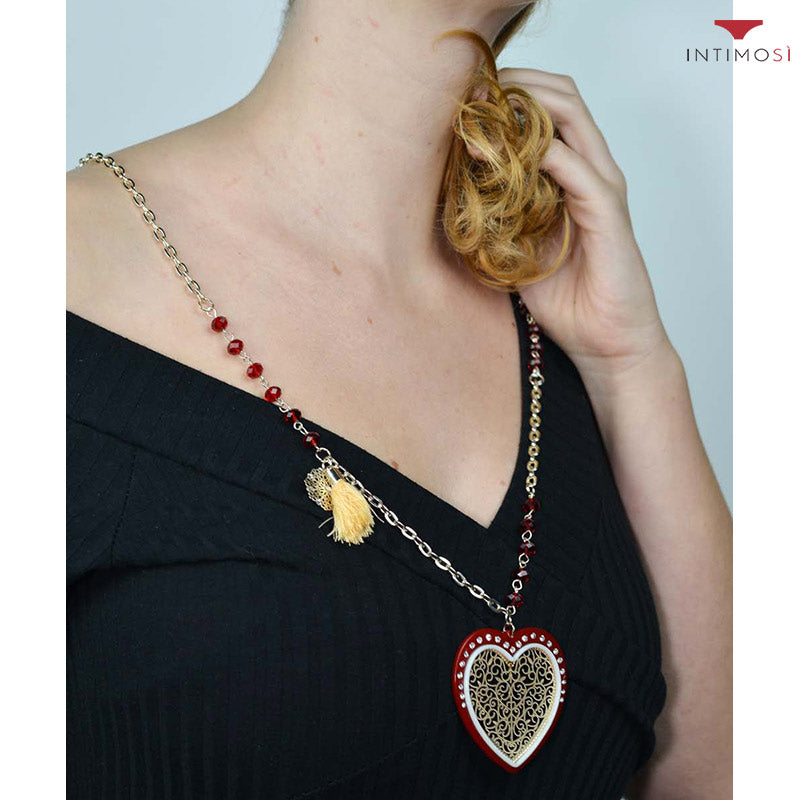 Collana lunga con pendente a cuore