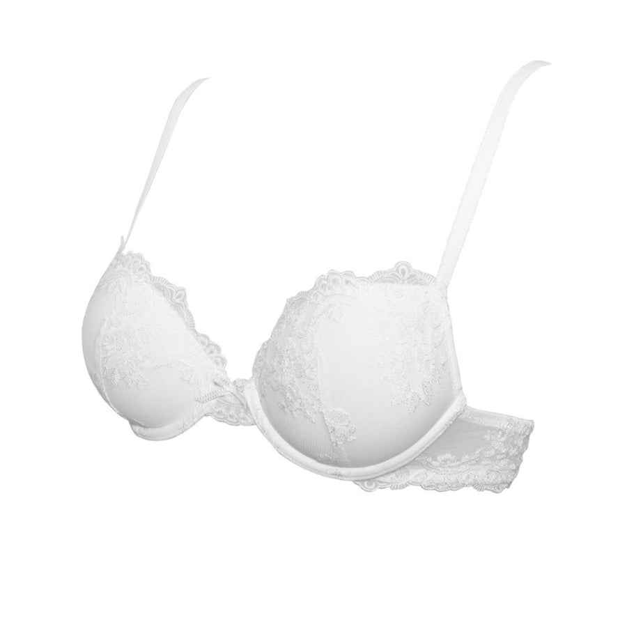 Questo reggiseno push-up è dotato di ferretti e dona un bel décolleté Questo reggiseno push-up è dotato di ferretti e dona un bel décolleté