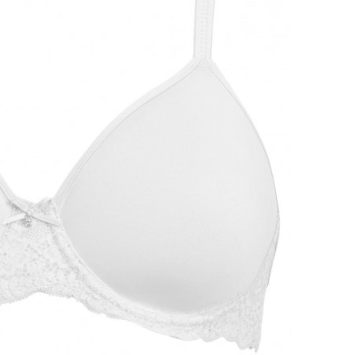 Reggiseno bianco particolare della coppa